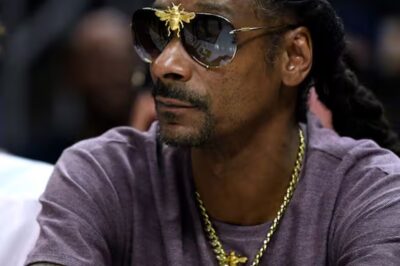 Heartbreak for Snoop Dogg — The Tragic Loss of His Grandchild Has Fans Sending Love and Prayers It’s the kind of news no family ever wants to share. One of Snoop Dogg’s grandchildren has sadly passed away, leaving the rapper and his loved ones in mourning. Fans remember the moment he once thanked his oldest son for making him a grandfather — a role he spoke about with pride and joy. Now, that joy is clouded by grief. Messages of support are flooding in from around the world, as friends, fans, and fellow artists rally behind him. What happened to cause such a devastating loss? And how is Snoop finding the strength to face the days ahead? 👇